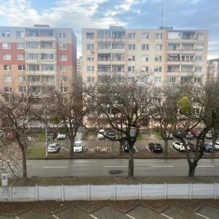 Private Apartment 1Km From Center 브라티슬라바 외부 사진